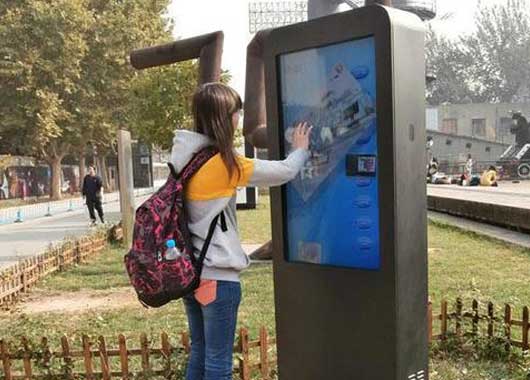 觸摸一體機(jī)在景區(qū)的應(yīng)用場景
