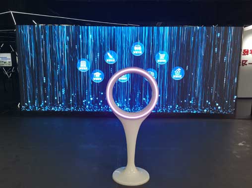 leap motion體感互動(dòng)手勢環(huán)與LED拼接屏的互動(dòng)演繹