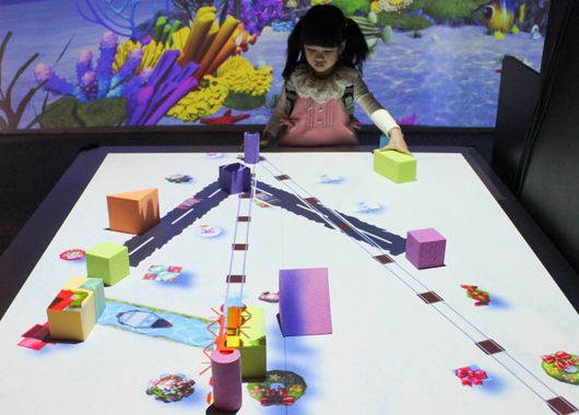 桌面互動投影商場兒童樂園