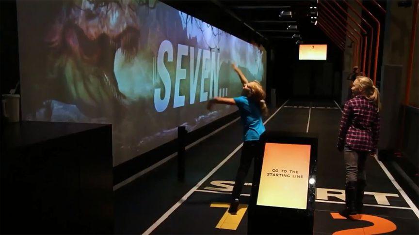 互動跑步墻-互動跑步投影墻-互動投影跑步墻-蘇州好奇數(shù)字科技有限公司