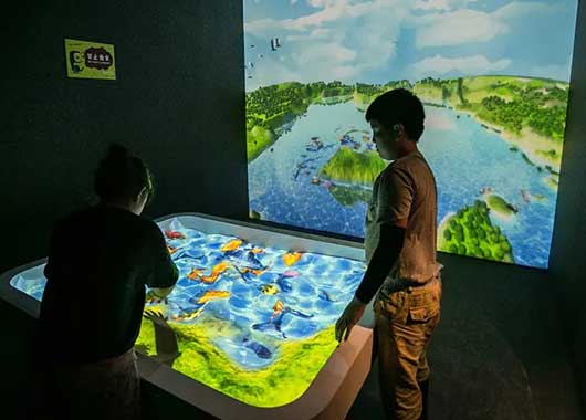 　　互動(dòng)沙池、互動(dòng)沙桌、魔法沙桌、互動(dòng)投影沙桌在商超娛樂場所的應(yīng)用場景